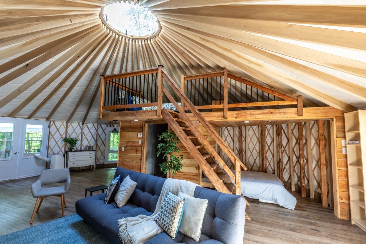 Yourtes Glamping Du Poisson Blanc Notre-Dame-du-Laus المظهر الخارجي الصورة