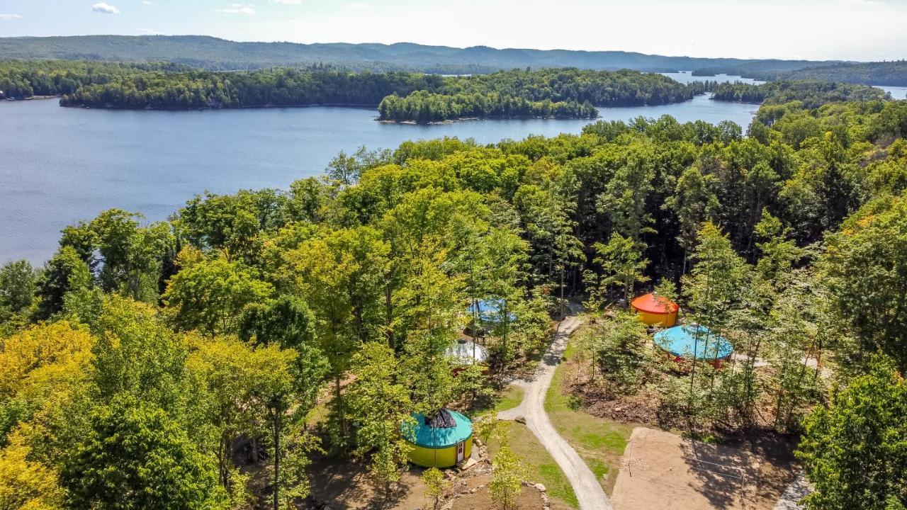Yourtes Glamping Du Poisson Blanc Notre-Dame-du-Laus المظهر الخارجي الصورة