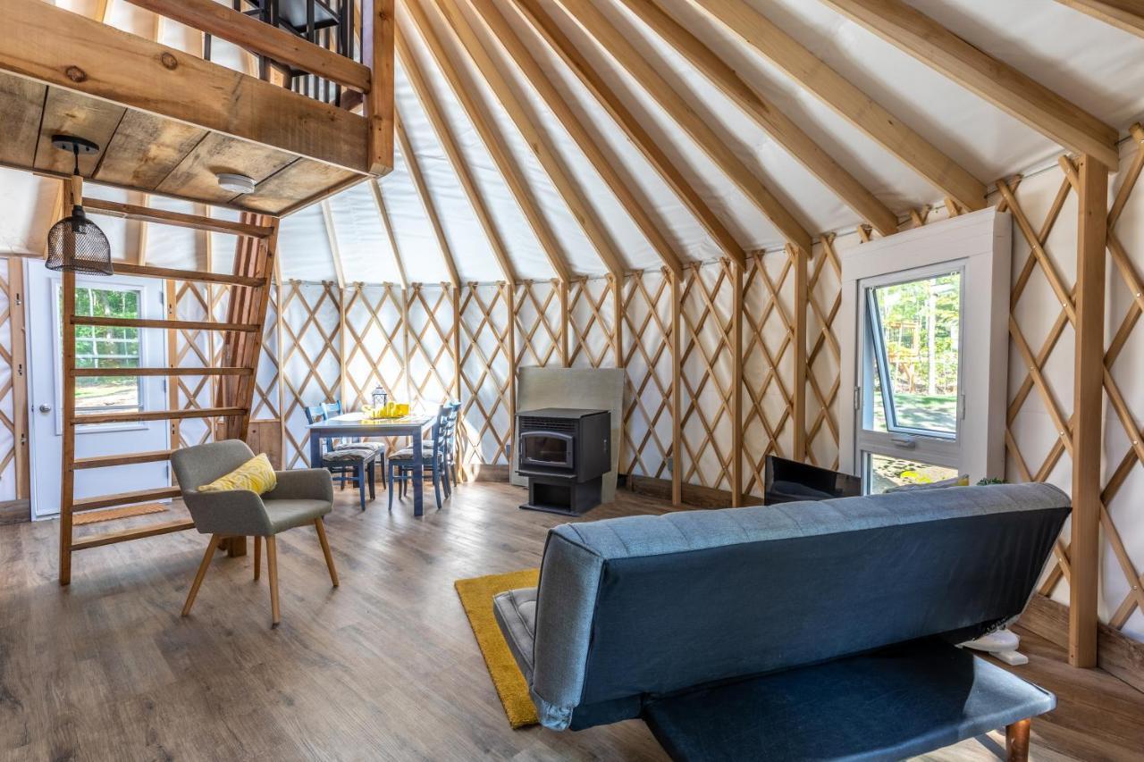 Yourtes Glamping Du Poisson Blanc Notre-Dame-du-Laus المظهر الخارجي الصورة