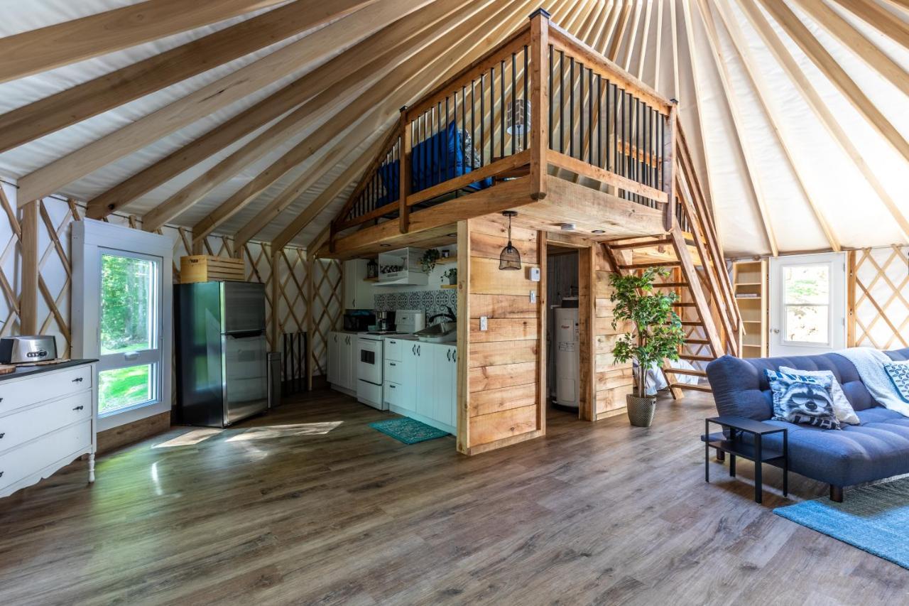 Yourtes Glamping Du Poisson Blanc Notre-Dame-du-Laus المظهر الخارجي الصورة